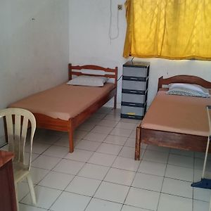 Kamar kembar standard